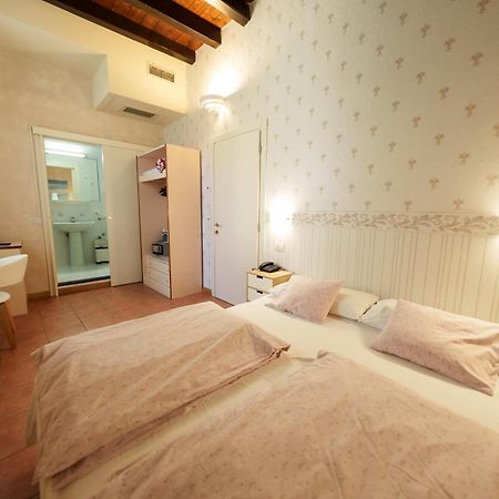 Hotel San Filis San Felice del Benaco Exteriér fotografie
